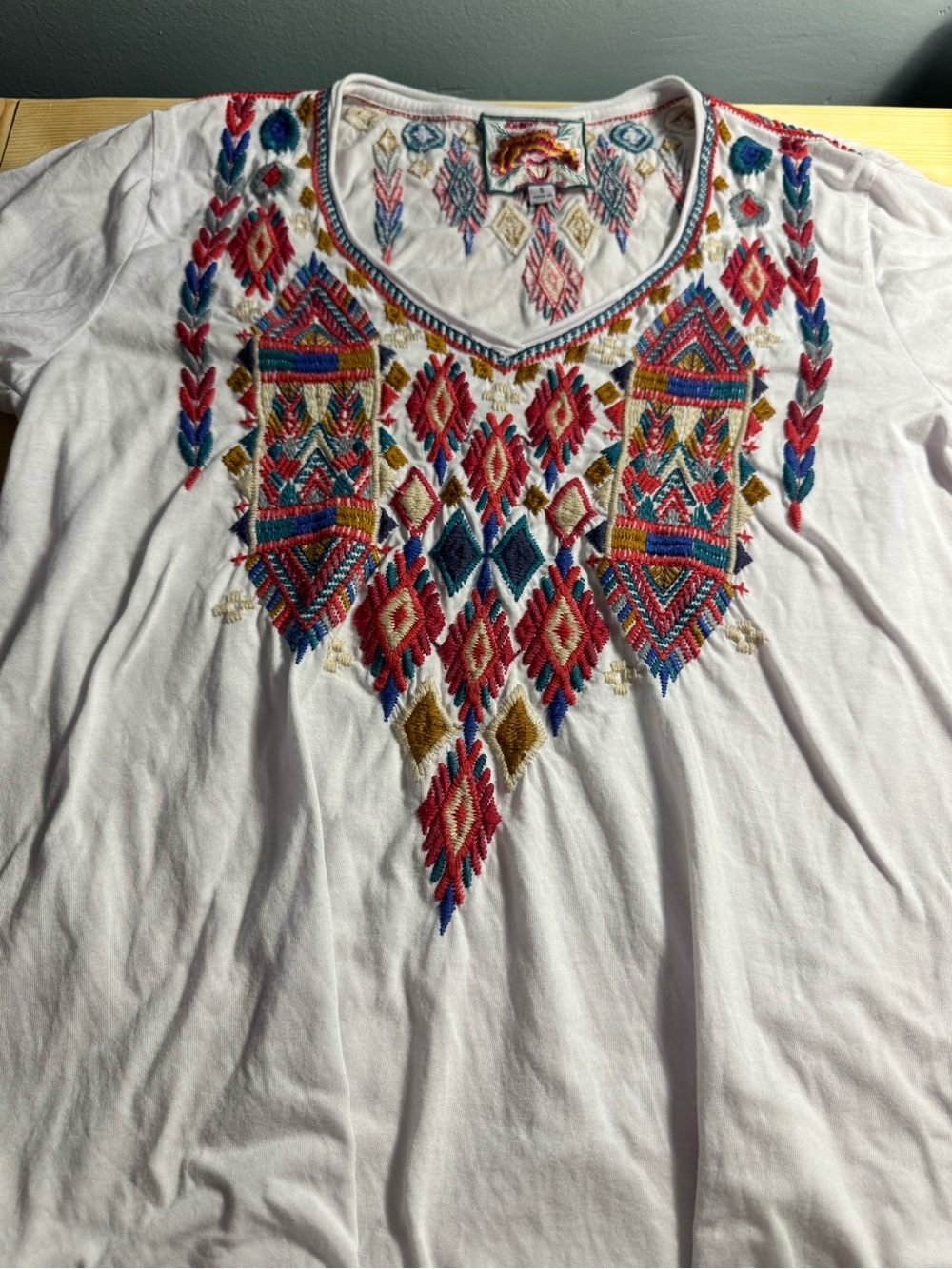 JOHNNY WAS Embroidered V-Neck White Women’s Top with Multicolor Aztec Stitching - Picture 9 of 11